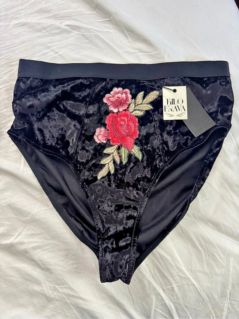 Kilo Brava Floral Embroidered Velvet Panties in Black NWT XXXL